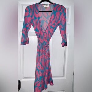 JB by Julie Brown Pink and Blue Patterned Dress